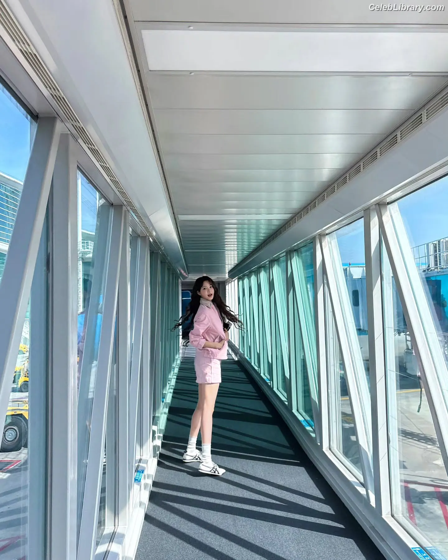 Hong Eunchae 홍은채 LESSERAFIM photo 15 of 991