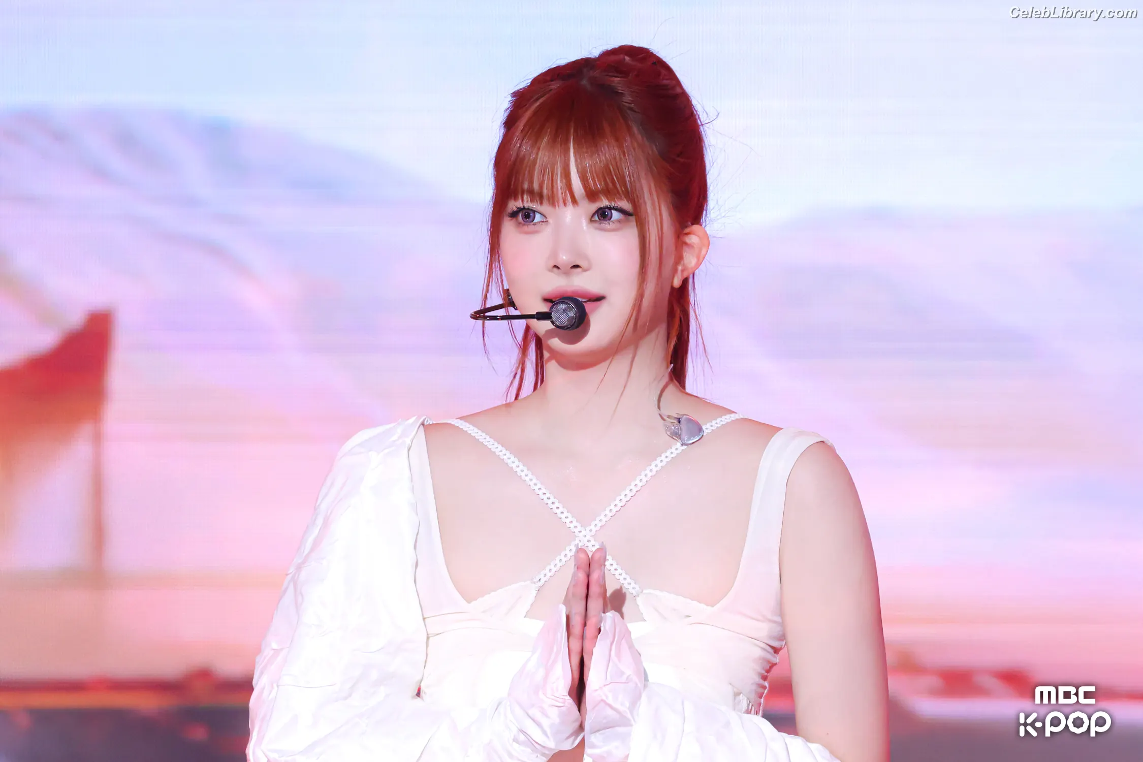 Hong Eunchae 홍은채 LESSERAFIM photo 4 of 991