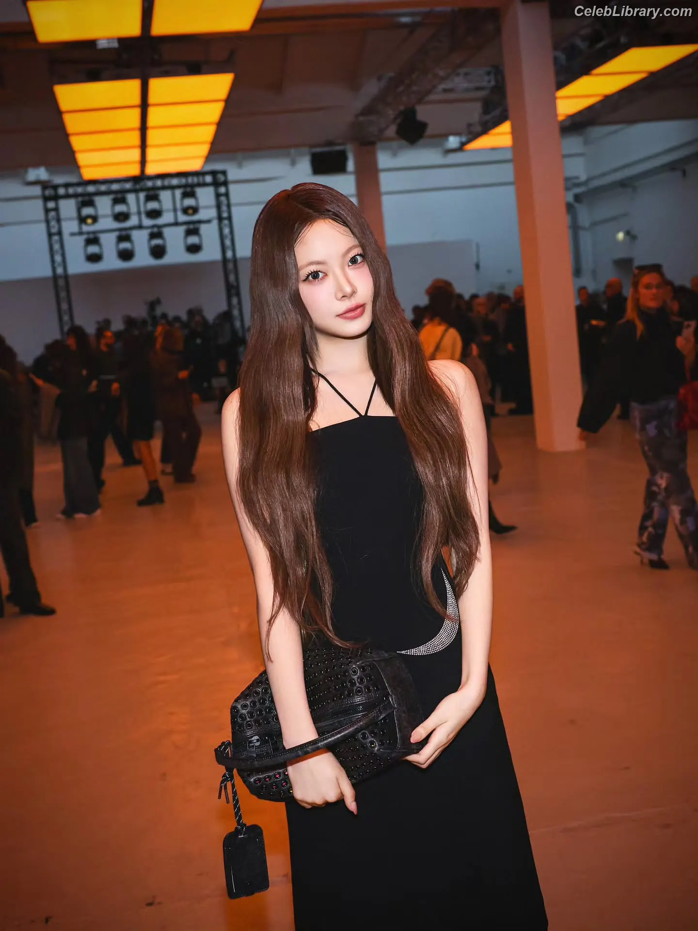 Hong Eunchae 홍은채  LESSERAFIM photo 8 of 991