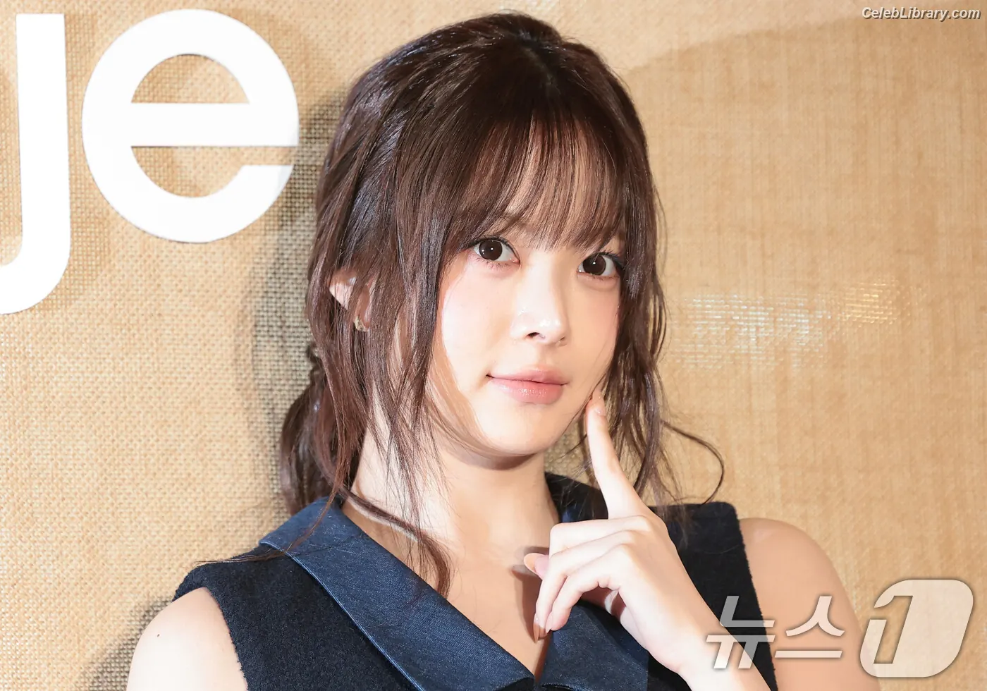 Hong Eunchae 홍은채  LESSERAFIM photo 11 of 991