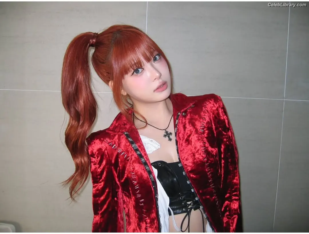 Hong Eunchae 홍은채 LESSERAFIM photo 6 of 991