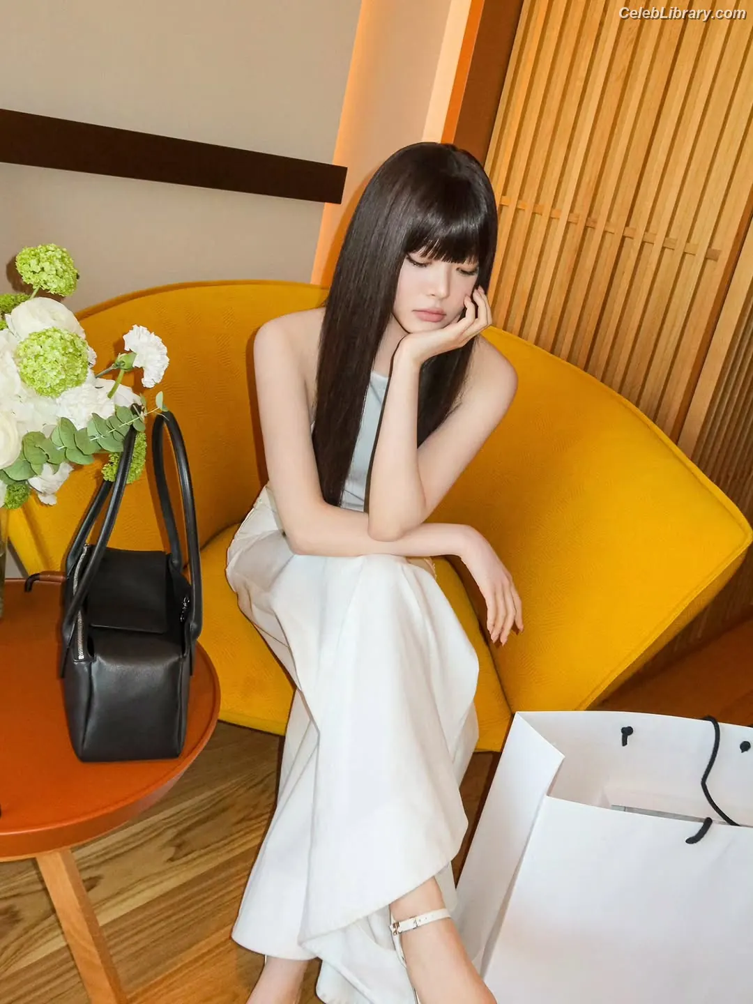 Hong Eunchae 홍은채  LESSERAFIM photo 10 of 991