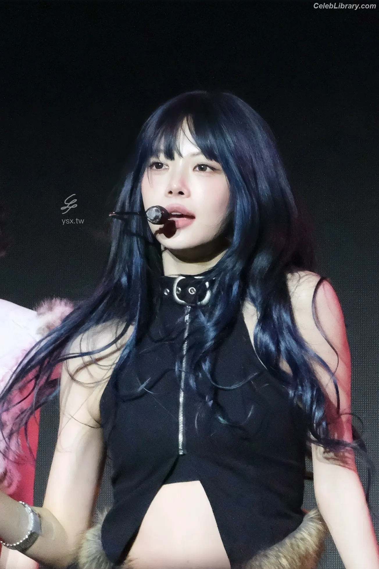 Hong Eunchae 홍은채 LESSERAFIM photo 18 of 991
