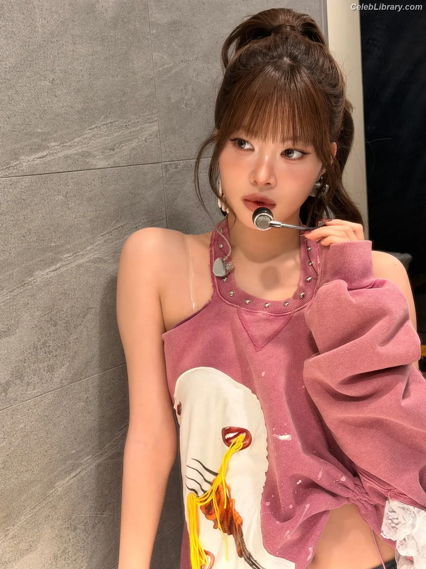 Hong Eunchae 홍은채 LESSERAFIM photo 13 of 991