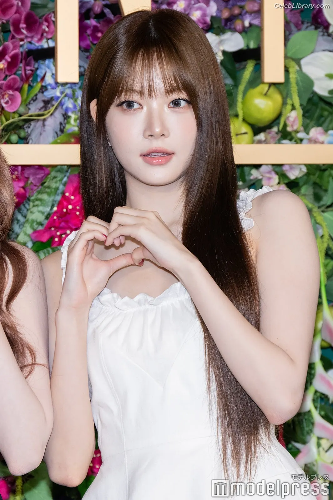 Hong Eunchae 홍은채 LESSERAFIM photo 12 of 991
