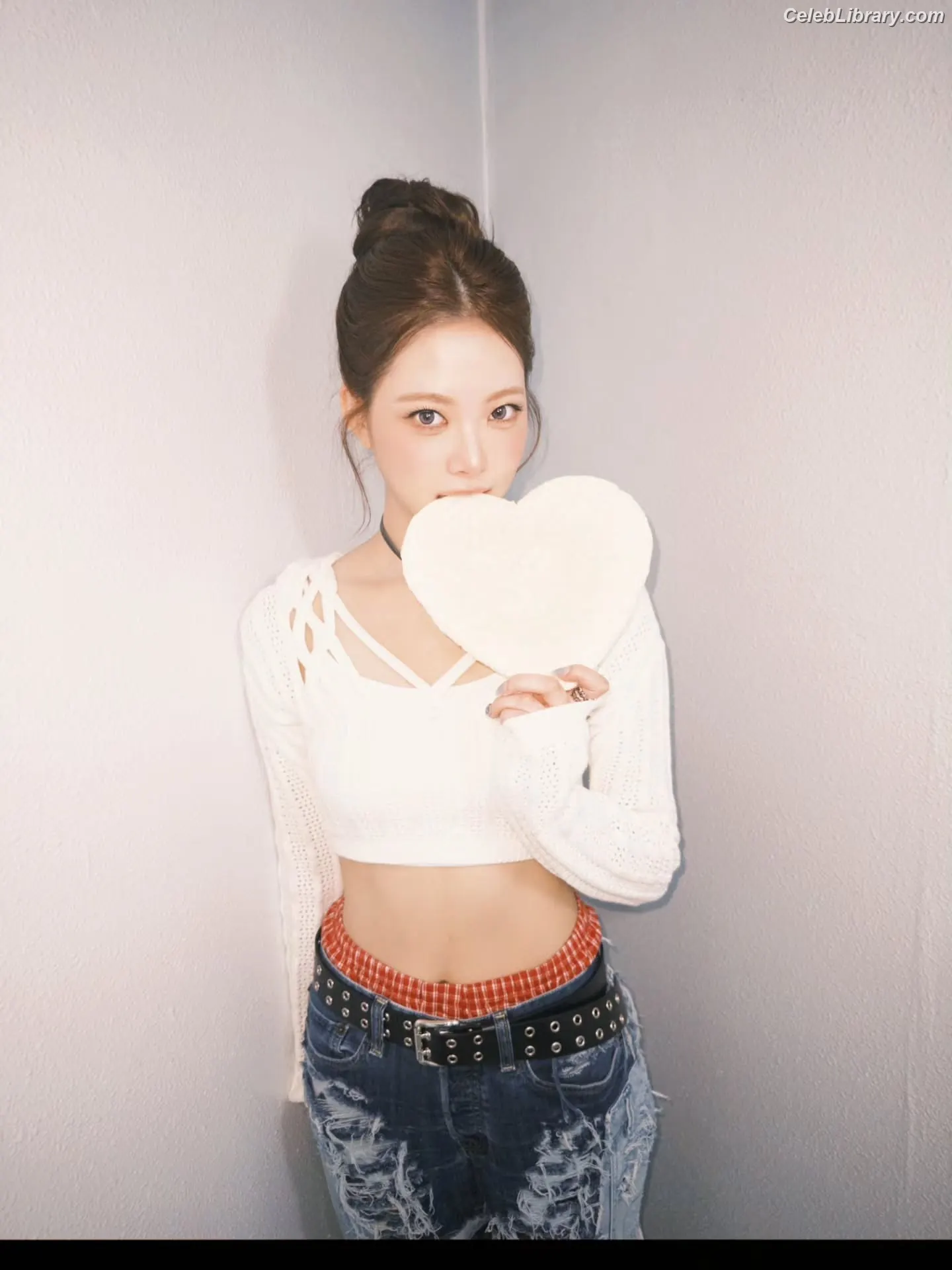 Hong Eunchae 홍은채  LESSERAFIM photo 12 of 991
