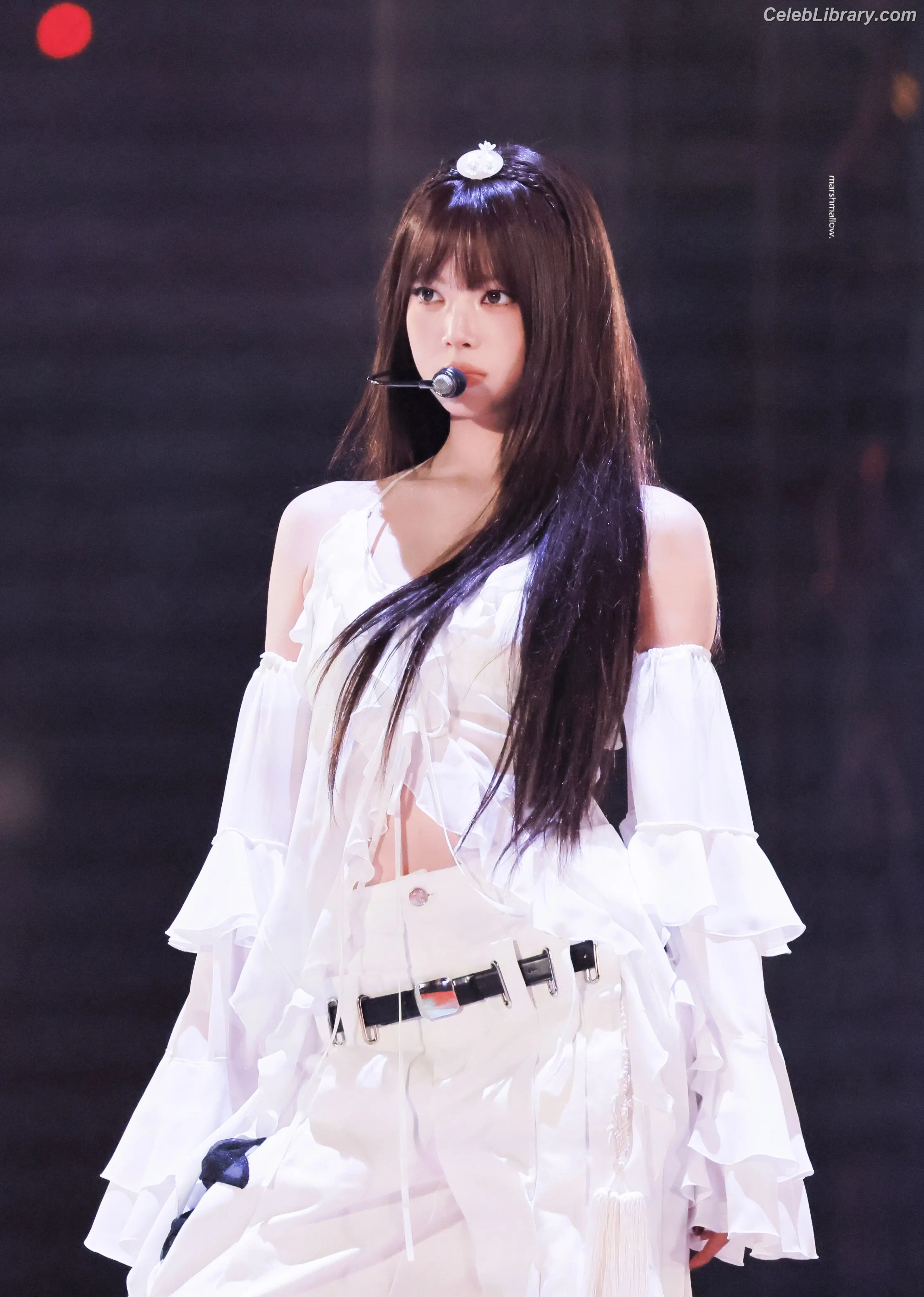 Hong Eunchae 홍은채  LESSERAFIM photo 14 of 991