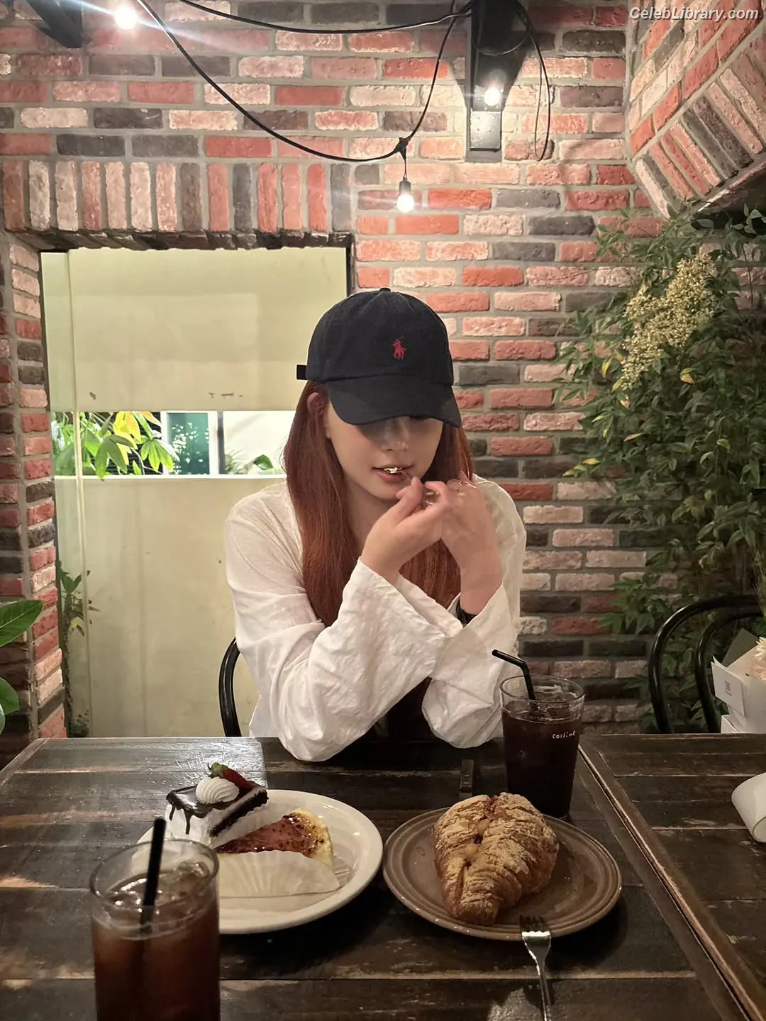 Hong Eunchae 홍은채 LESSERAFIM photo 15 of 991