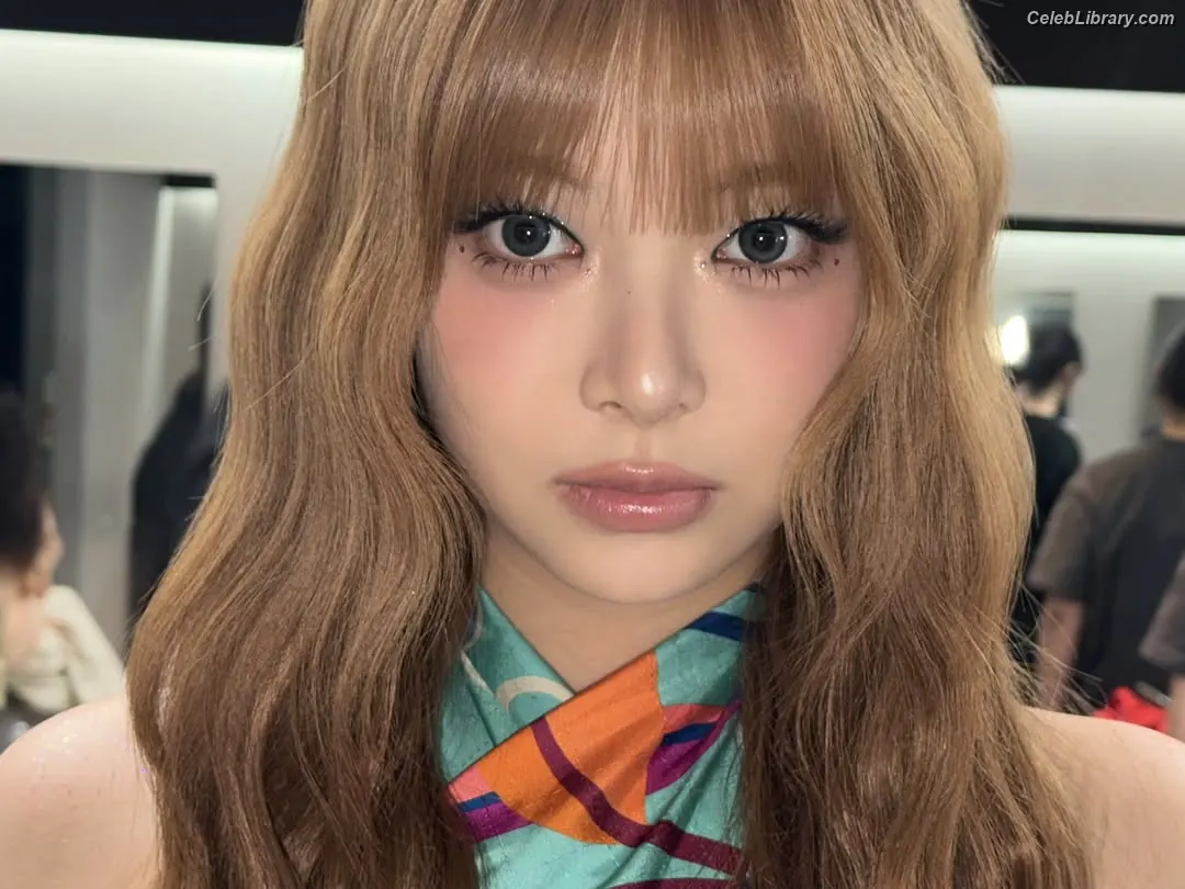 Hong Eunchae 홍은채  LESSERAFIM photo 23 of 991