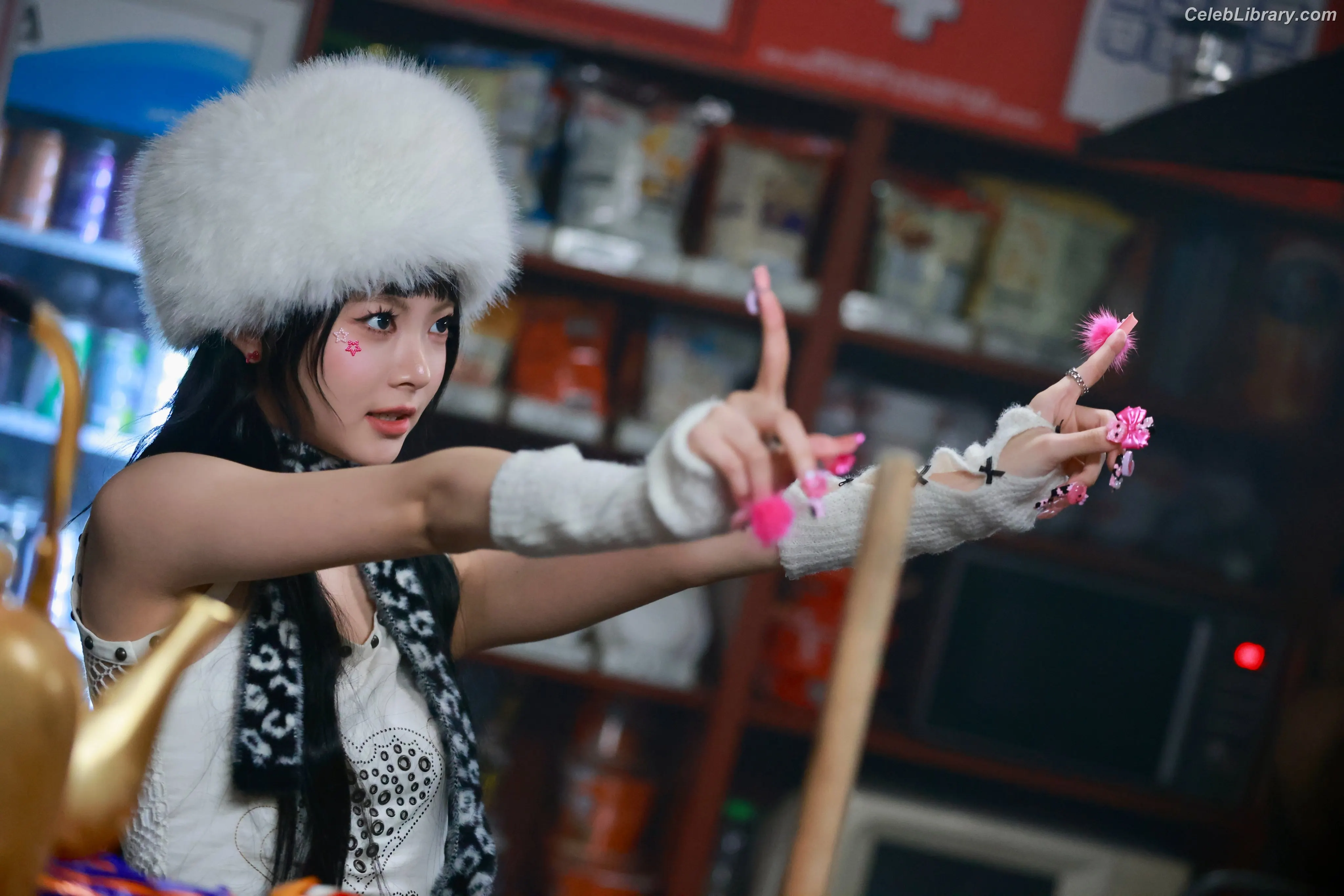 Hong Eunchae 홍은채  LESSERAFIM photo 13 of 991