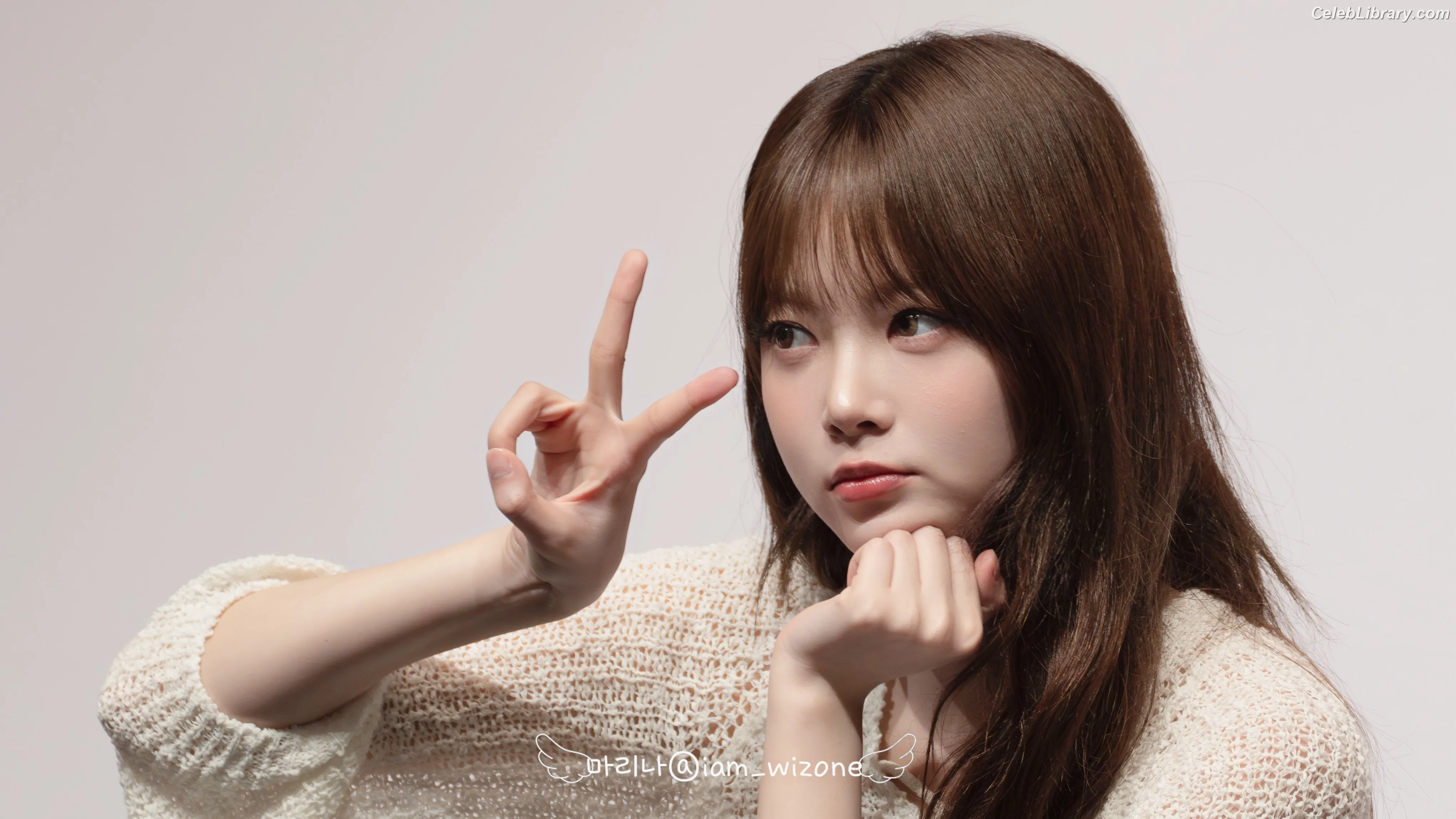 Hong Eunchae 홍은채 LESSERAFIM photo 12 of 991