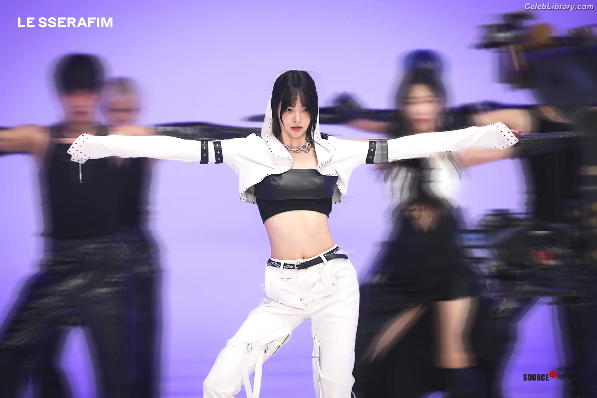Hong Eunchae 홍은채 LESSERAFIM photo 18 of 991