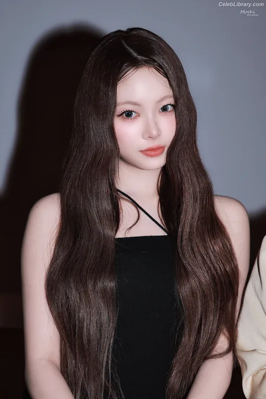 Hong Eunchae 홍은채 LESSERAFIM photo 9 of 992