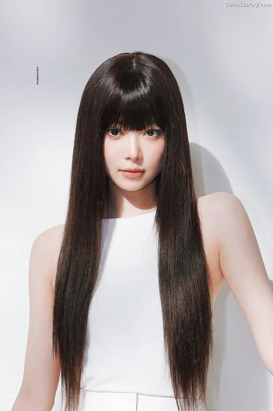 Hong Eunchae 홍은채 LESSERAFIM photo 14 of 992