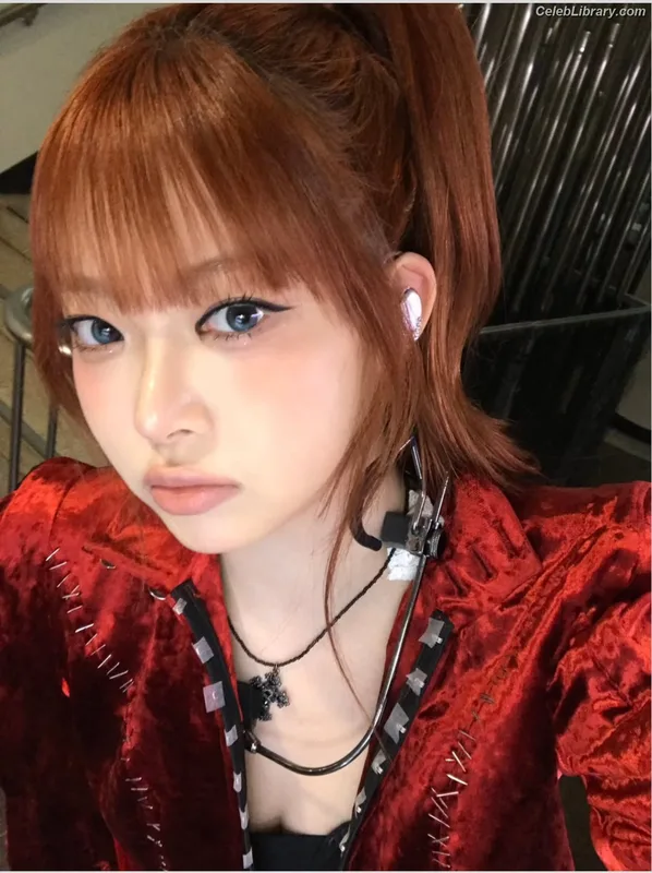 Hong Eunchae 홍은채  LESSERAFIM photo 2 of 992