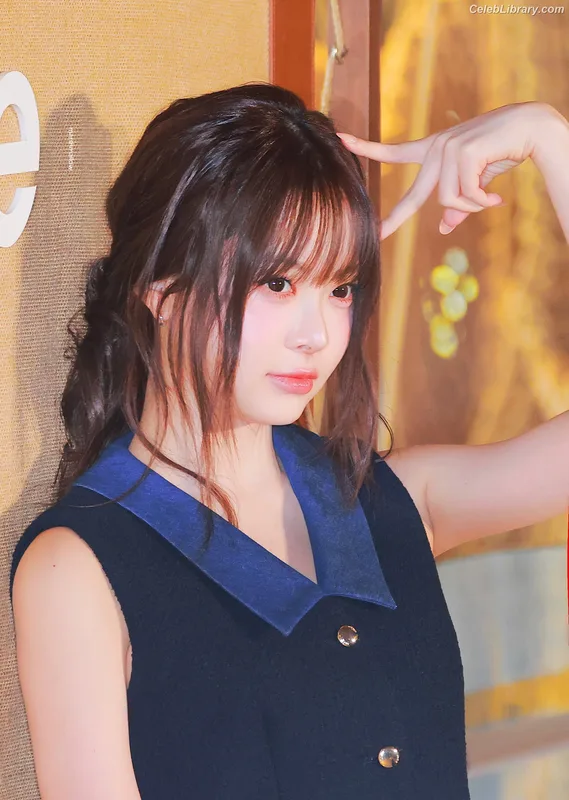 Hong Eunchae 홍은채  LESSERAFIM photo 23 of 992