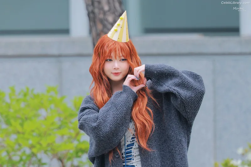 Hong Eunchae 홍은채  LESSERAFIM photo 10 of 992