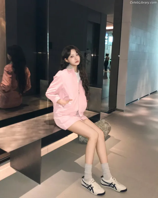 Hong Eunchae 홍은채  LESSERAFIM photo 14 of 992