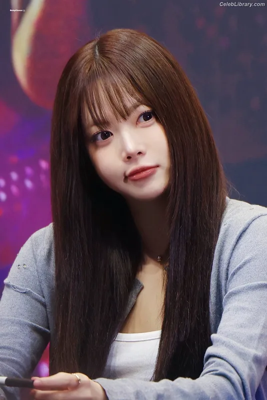 Hong Eunchae 홍은채  LESSERAFIM photo 21 of 992