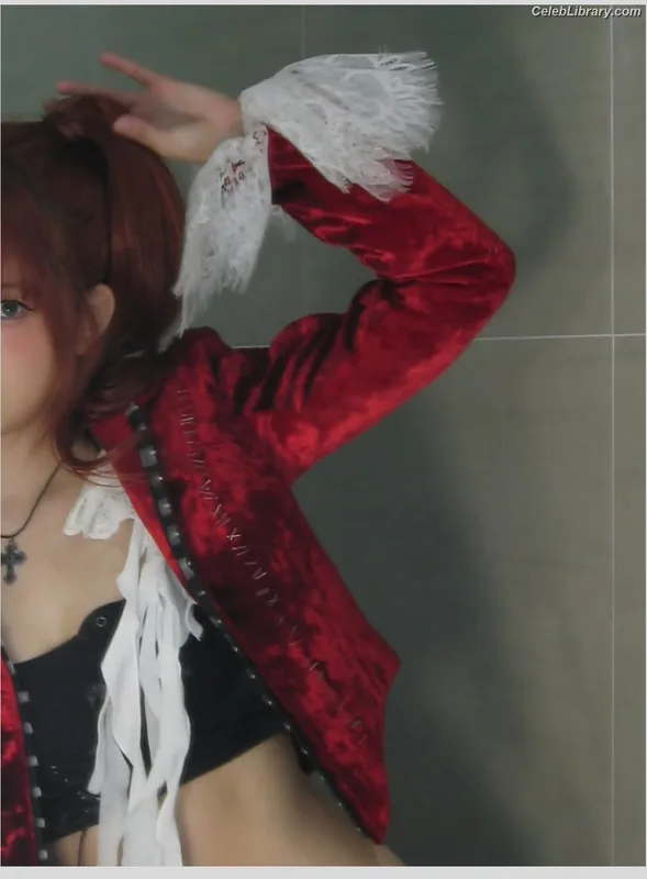 Hong Eunchae 홍은채  LESSERAFIM photo 3 of 992