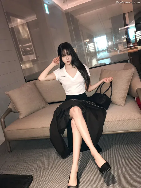 Hong Eunchae 홍은채  LESSERAFIM photo 14 of 992