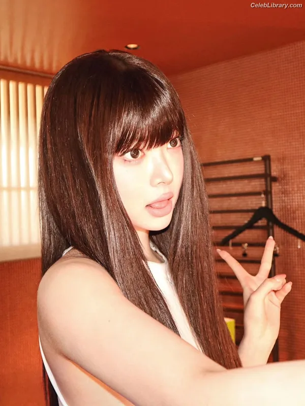 Hong Eunchae 홍은채  LESSERAFIM photo 15 of 992