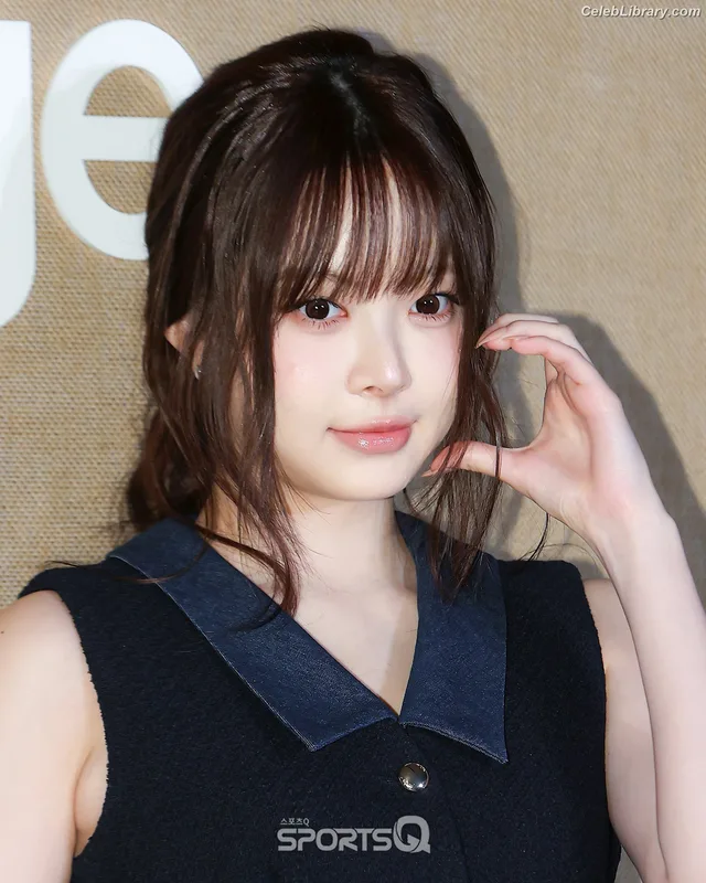 Hong Eunchae 홍은채  LESSERAFIM photo 19 of 992