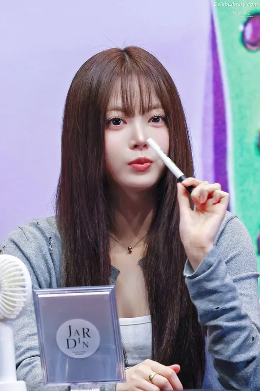 Hong Eunchae 홍은채  LESSERAFIM photo 10 of 992