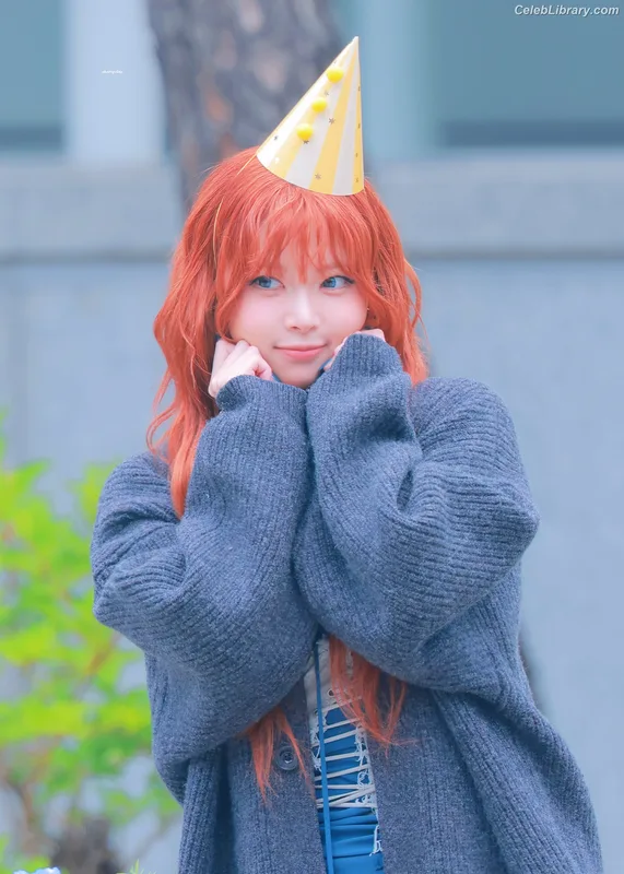 Hong Eunchae 홍은채  LESSERAFIM photo 18 of 992