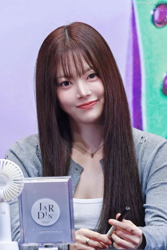 Hong Eunchae 홍은채  LESSERAFIM photo 3 of 992