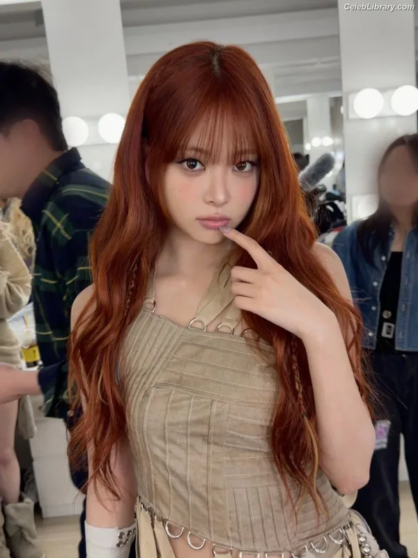 Hong Eunchae 홍은채  LESSERAFIM photo 14 of 992