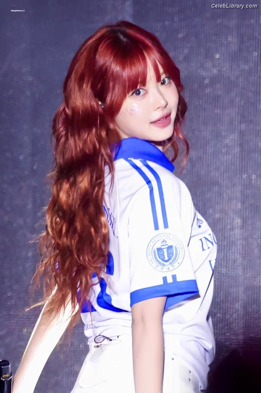 Hong Eunchae 홍은채  LESSERAFIM photo 21 of 992