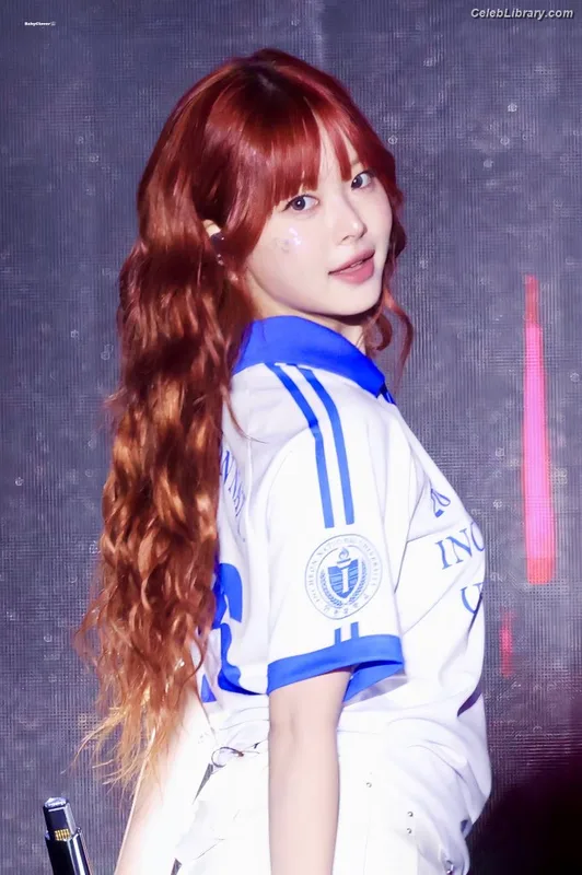 Hong Eunchae 홍은채  LESSERAFIM photo 22 of 992