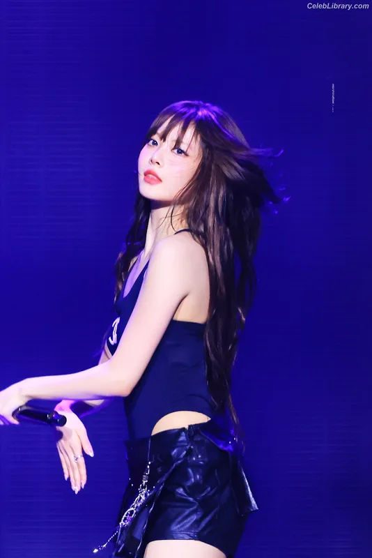 Hong Eunchae 홍은채 LESSERAFIM photo 7 of 992