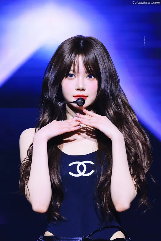 Hong Eunchae 홍은채 LESSERAFIM photo 12 of 992