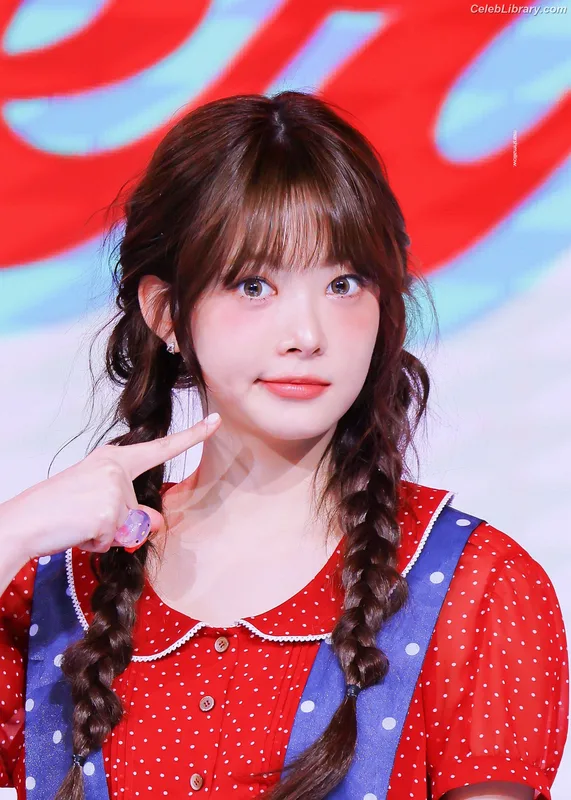 Hong Eunchae 홍은채 LESSERAFIM photo 15 of 992