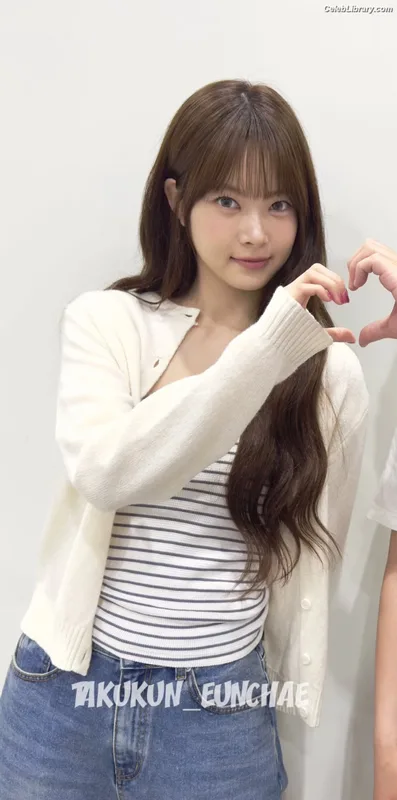 Hong Eunchae 홍은채 LESSERAFIM photo 1 of 992