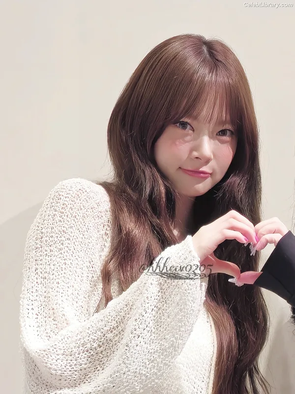Hong Eunchae 홍은채 LESSERAFIM photo 10 of 992