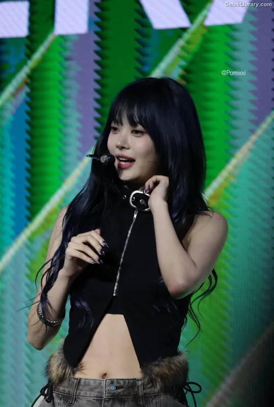 Hong Eunchae 홍은채  LESSERAFIM photo 4 of 992