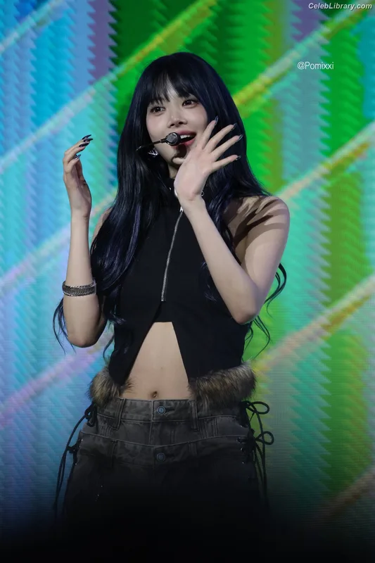 Hong Eunchae 홍은채  LESSERAFIM photo 5 of 992