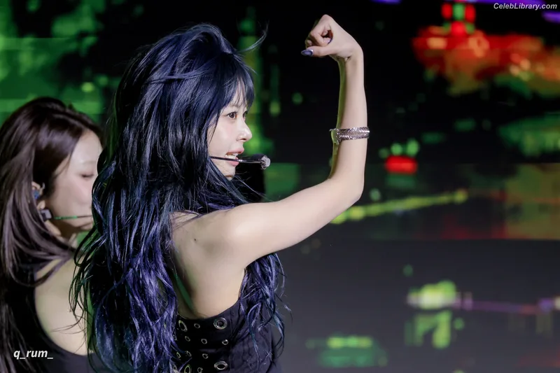 Hong Eunchae 홍은채  LESSERAFIM photo 7 of 992