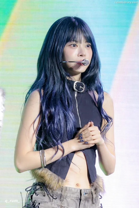 Hong Eunchae 홍은채  LESSERAFIM photo 8 of 992