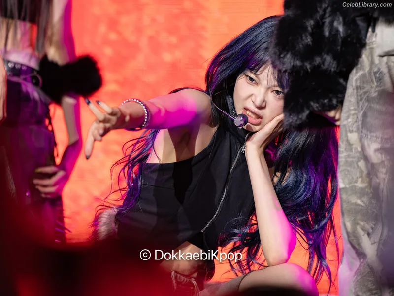Hong Eunchae 홍은채  LESSERAFIM photo 9 of 992