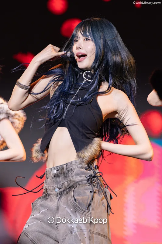 Hong Eunchae 홍은채  LESSERAFIM photo 10 of 992