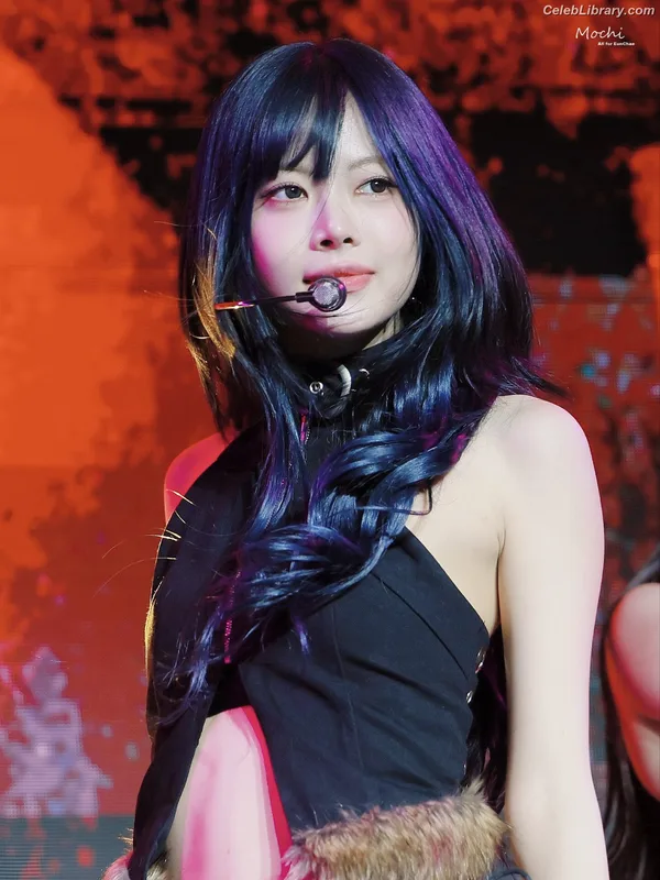 Hong Eunchae 홍은채  LESSERAFIM photo 14 of 992