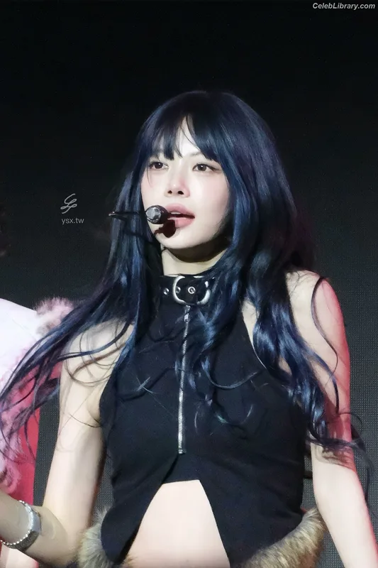 Hong Eunchae 홍은채  LESSERAFIM photo 18 of 992