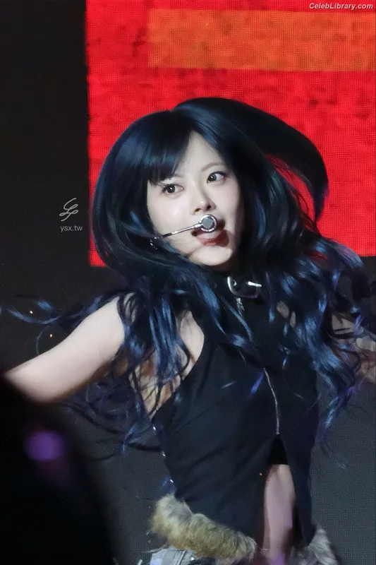Hong Eunchae 홍은채  LESSERAFIM photo 19 of 992