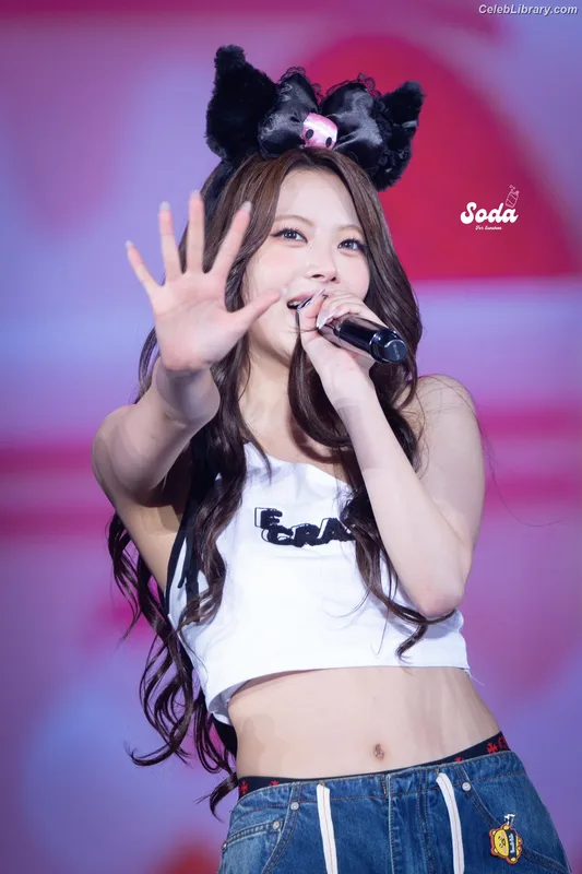 Hong Eunchae 홍은채  LESSERAFIM photo 23 of 992