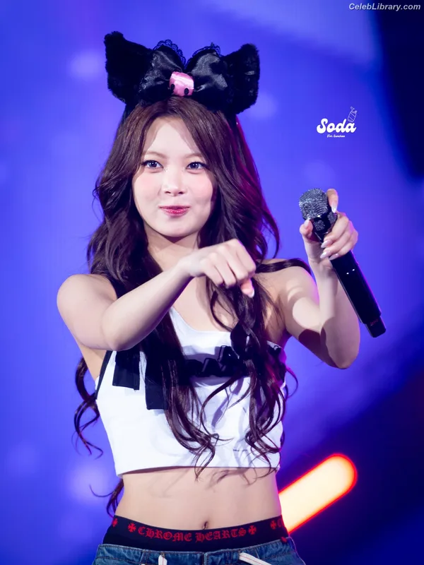 Hong Eunchae 홍은채 LESSERAFIM photo 4 of 992