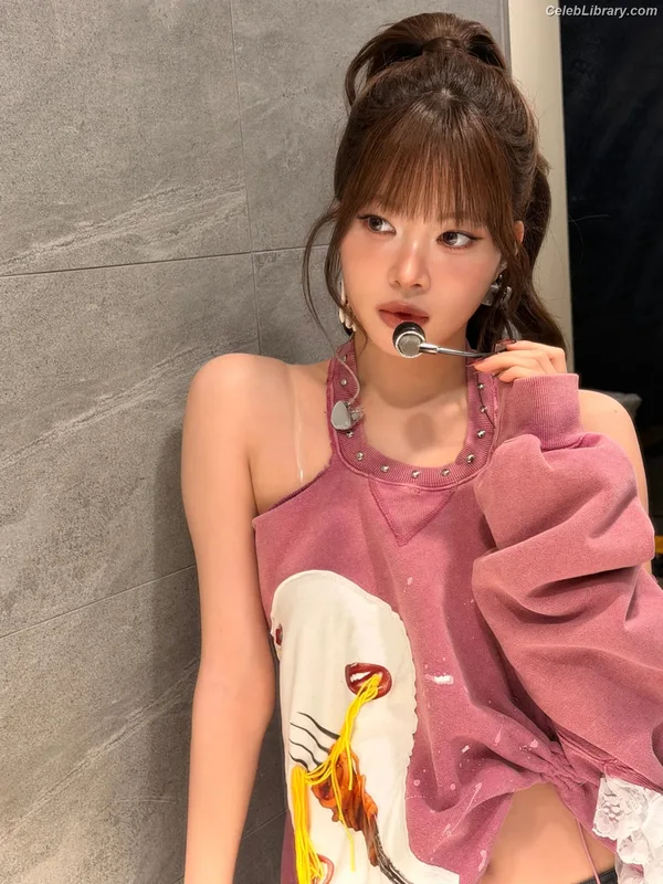 Hong Eunchae 홍은채 LESSERAFIM photo 13 of 992